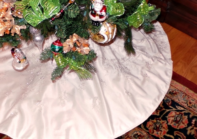 Tree Skirt Closeup