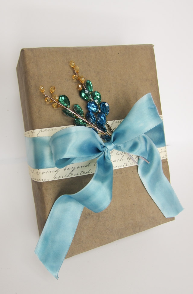 Design Your Own Upcycled Gift Wrap-12