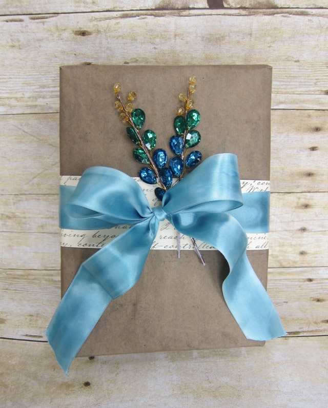 Design Your Own Upcycled Gift Wrap-18