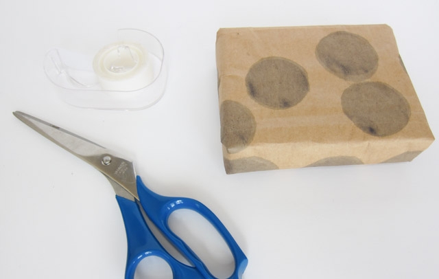 Design Your Own Upcycled Gift Wrap-8