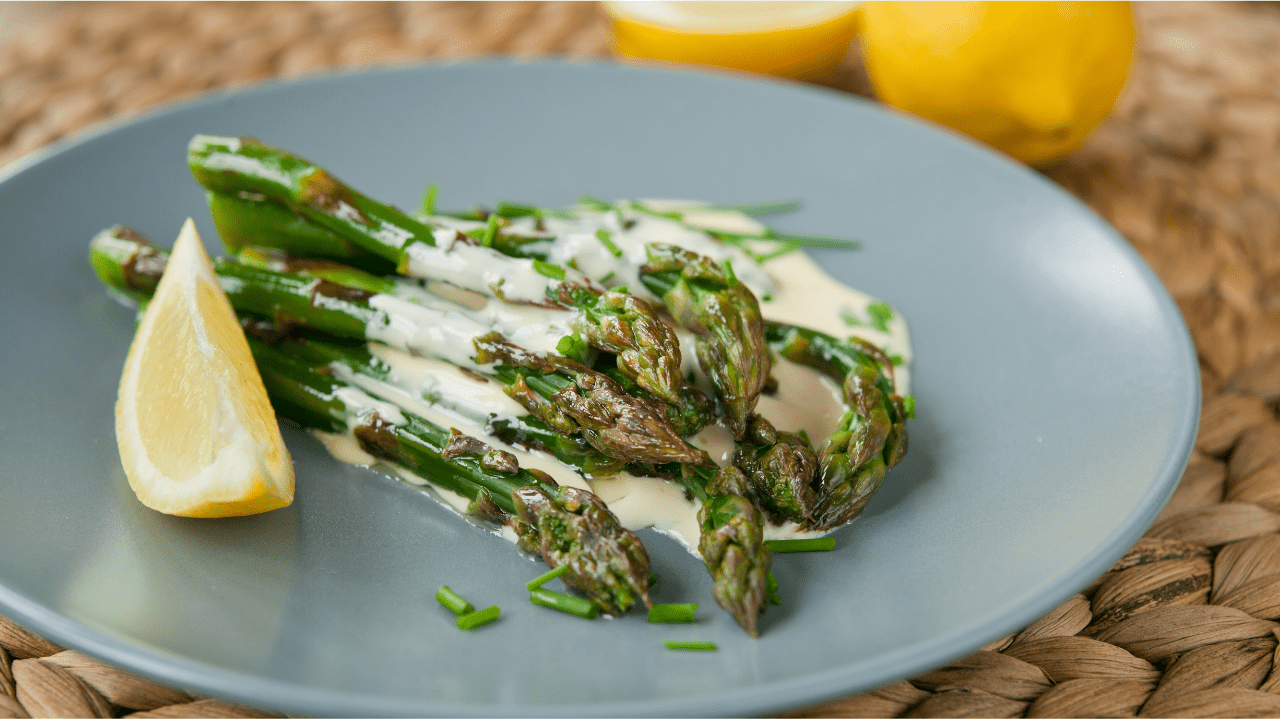 Asparagus with lemon butter